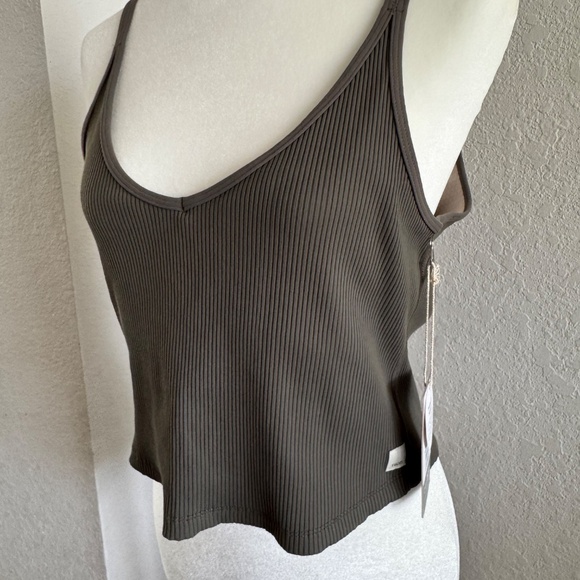 NWT Vuori Rib Crop Tank Ribbed Oregano Strappy Women's Size XL A - Picture 6 of 7